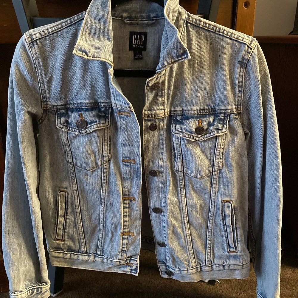 Gap Light Wash Jean Jacket